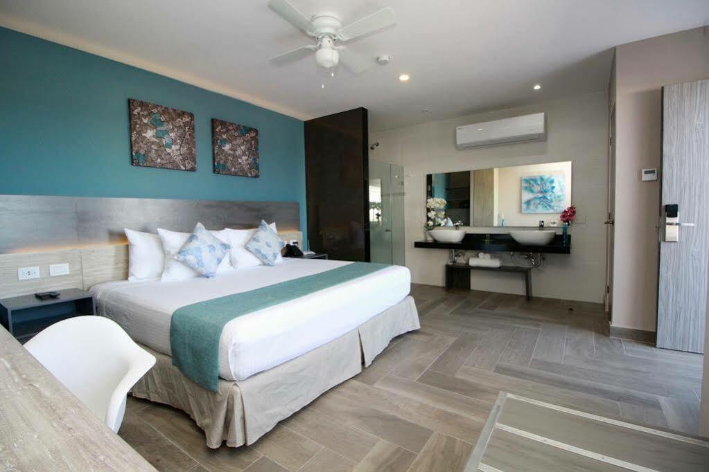 Bfh Attraction Deluxe Hotel Playa del Carmen Extérieur photo