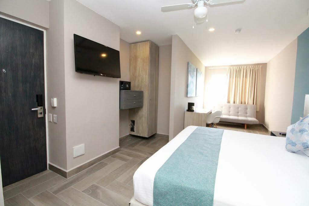 Bfh Attraction Deluxe Hotel Playa del Carmen Extérieur photo