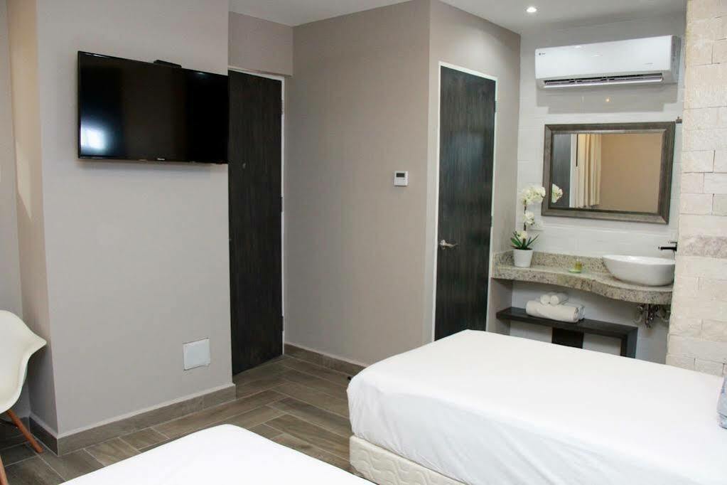 Bfh Attraction Deluxe Hotel Playa del Carmen Extérieur photo